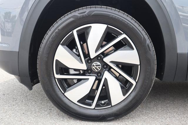 used 2025 Volkswagen Atlas car, priced at $42,895