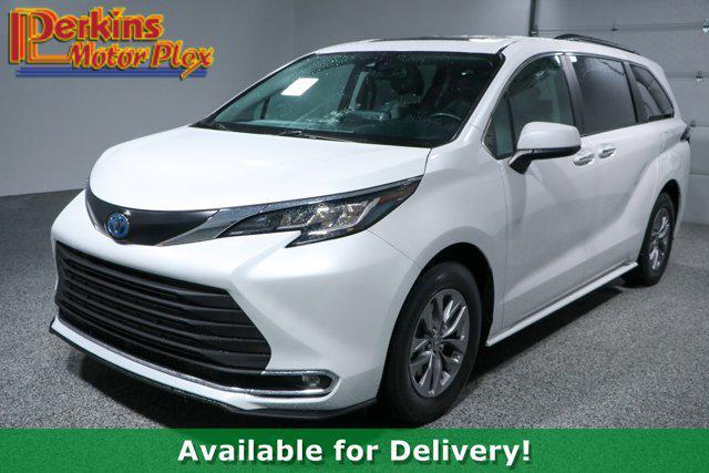 used 2023 Toyota Sienna car, priced at $43,995