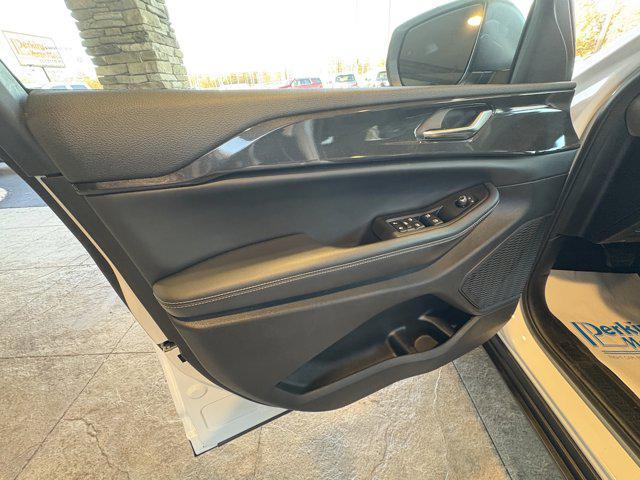 used 2023 Jeep Grand Cherokee car, priced at $25,995