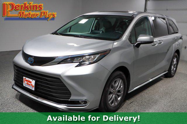 used 2022 Toyota Sienna car, priced at $37,895