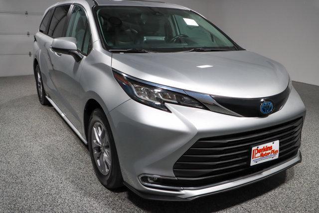 used 2022 Toyota Sienna car, priced at $39,895