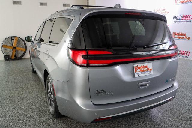 used 2021 Chrysler Pacifica Hybrid car, priced at $23,995