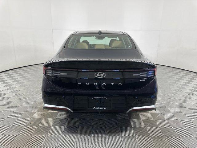 new 2025 Hyundai Sonata Hybrid car, priced at $37,960