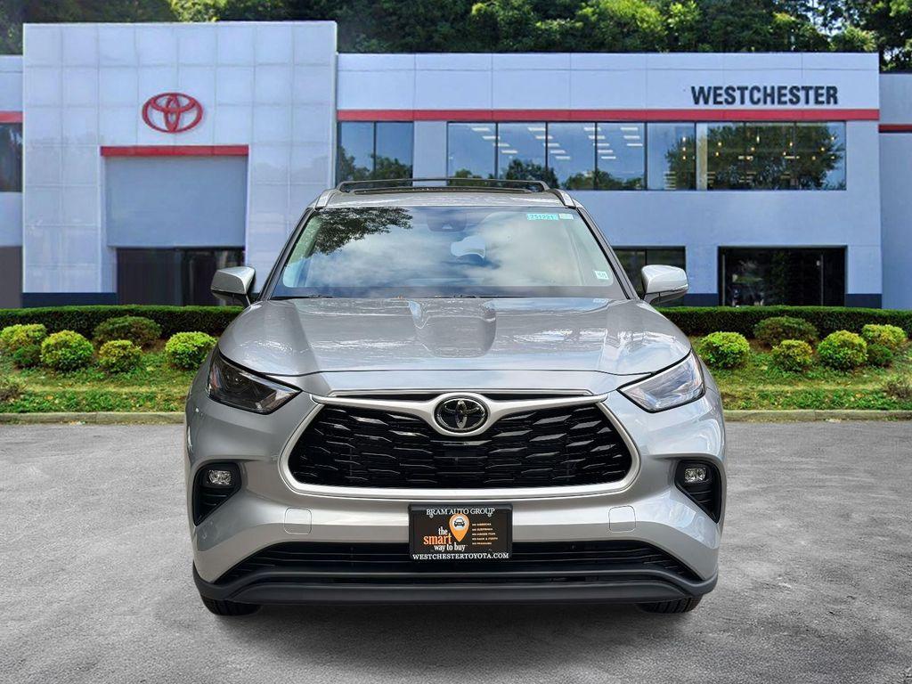 new 2025 Toyota Highlander car, priced at $48,877