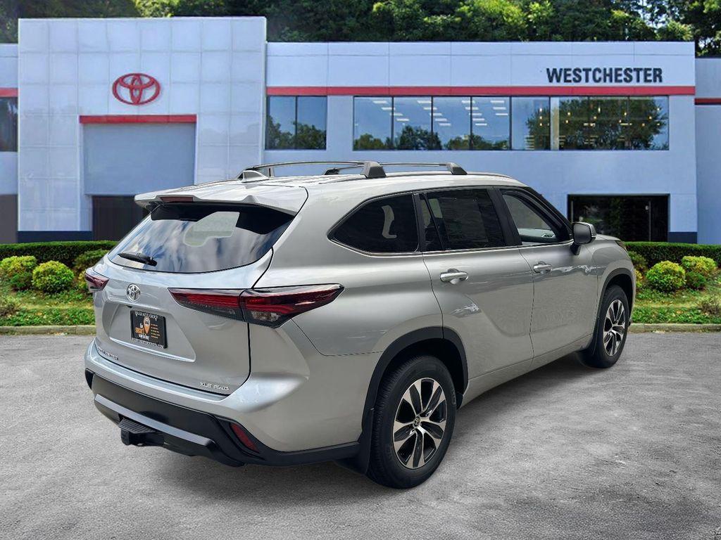 new 2025 Toyota Highlander car, priced at $48,877