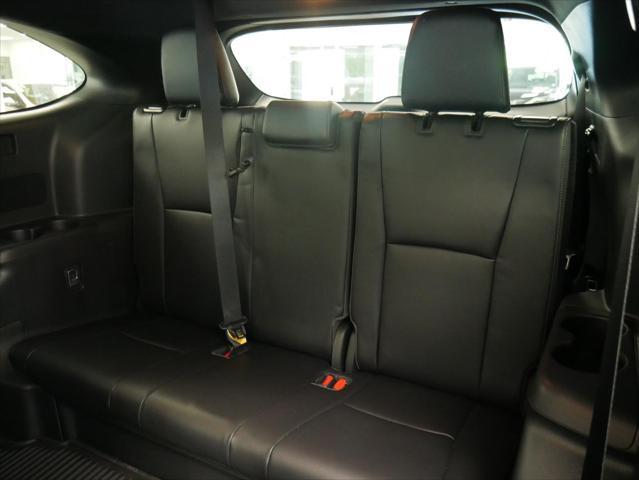 used 2022 Toyota Highlander car, priced at $37,888