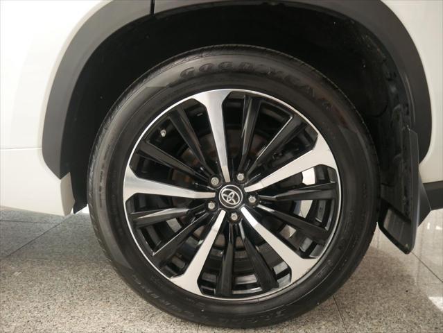 used 2022 Toyota Highlander car, priced at $37,888
