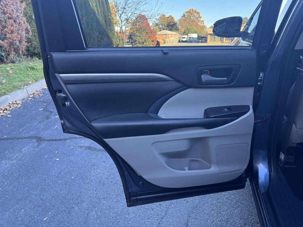 used 2019 Toyota Highlander car, priced at $26,388