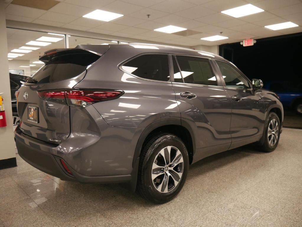 used 2024 Toyota Highlander car, priced at $42,888