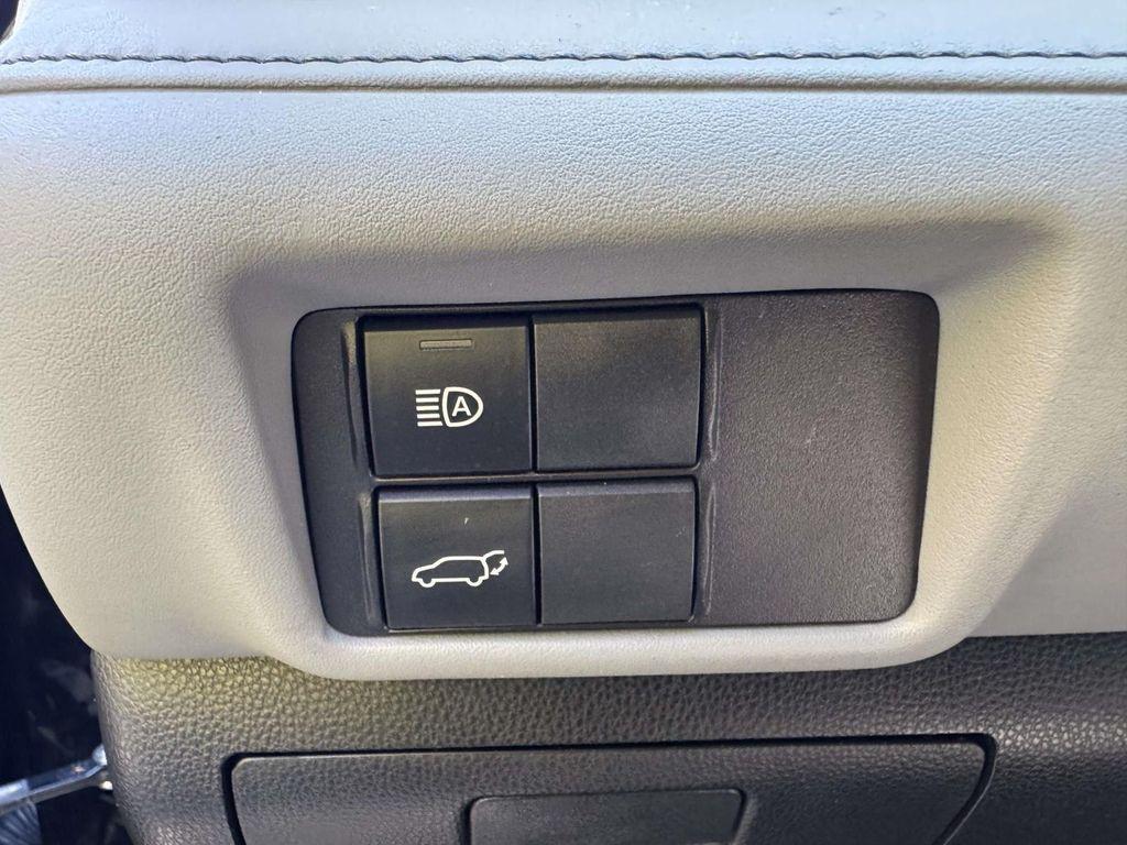 used 2022 Toyota Highlander car, priced at $31,888