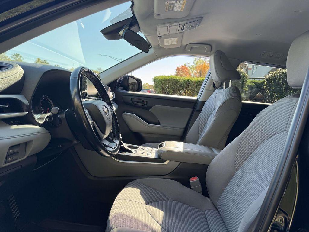 used 2022 Toyota Highlander car, priced at $31,888