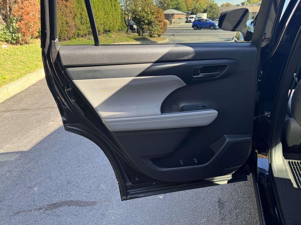 used 2022 Toyota Highlander car, priced at $31,888