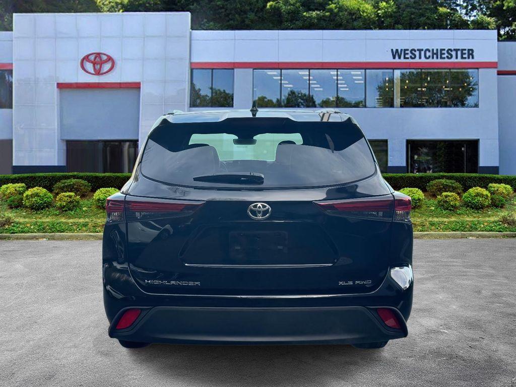 used 2025 Toyota Highlander car, priced at $37,988