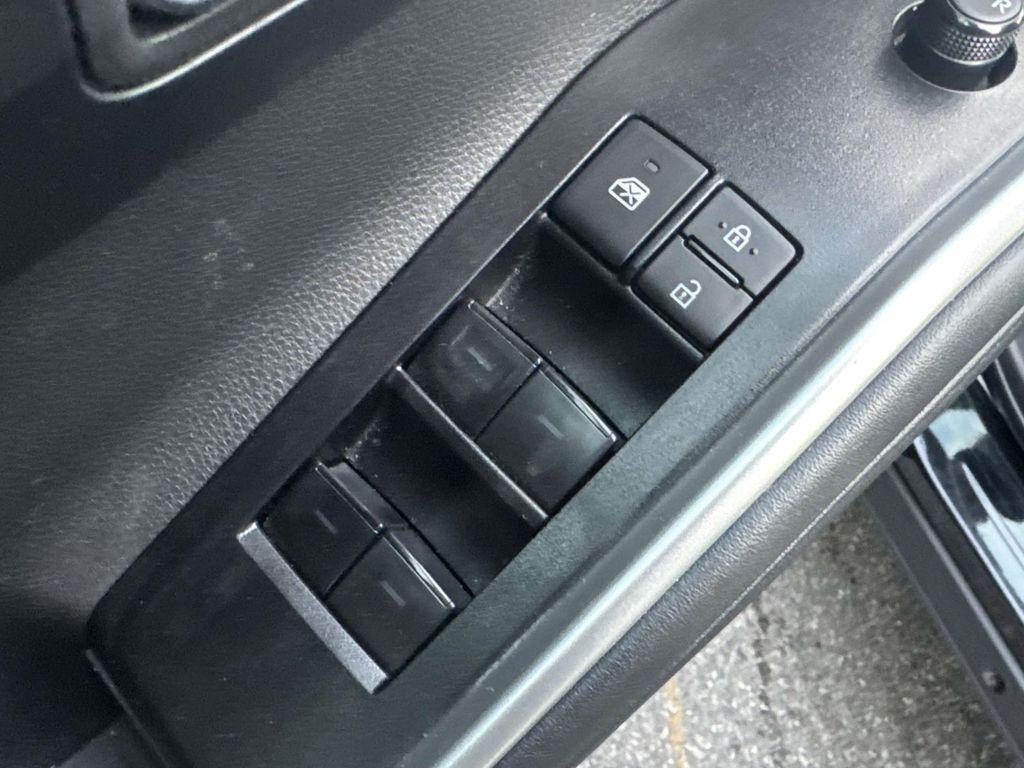 used 2025 Toyota Highlander car, priced at $37,988