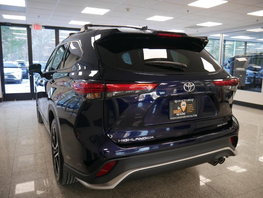 used 2022 Toyota Highlander car, priced at $39,988