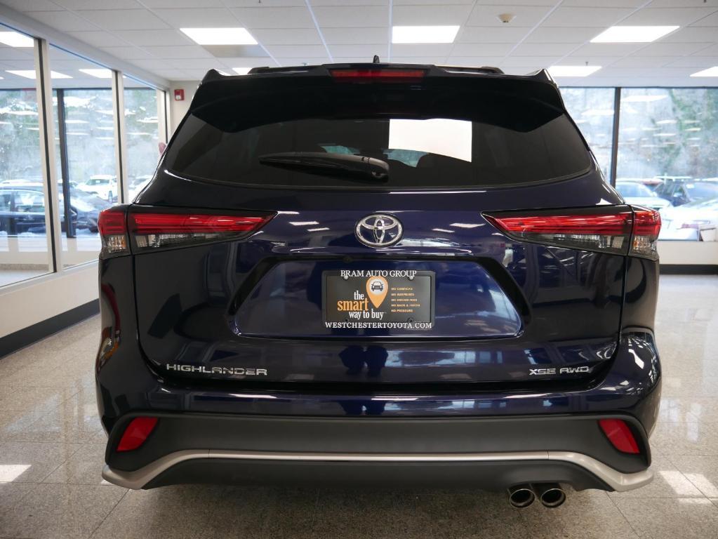 used 2022 Toyota Highlander car, priced at $39,988