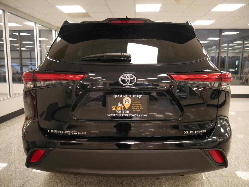 used 2022 Toyota Highlander car, priced at $33,788