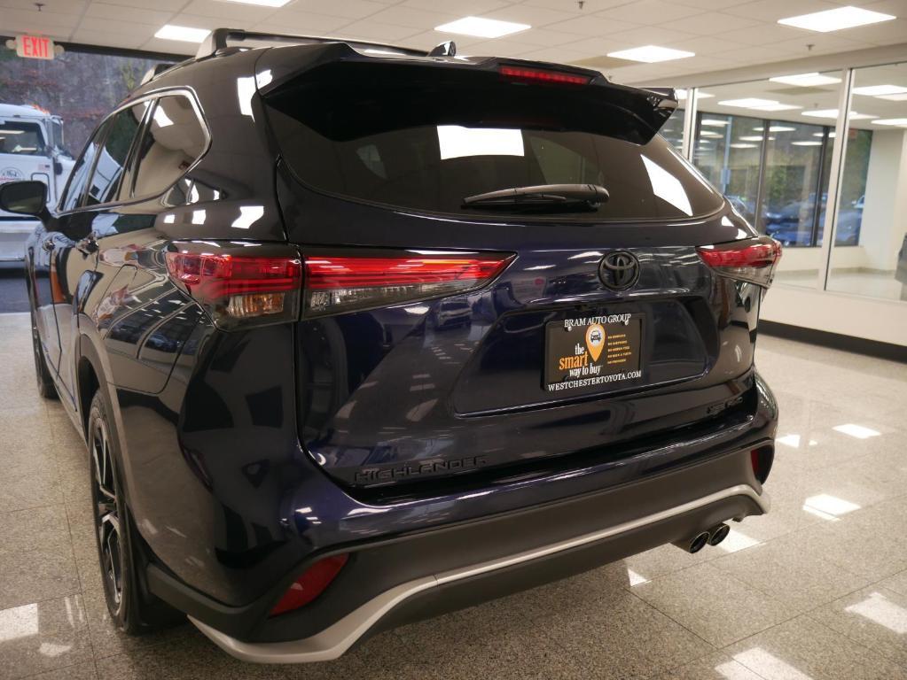 used 2022 Toyota Highlander car, priced at $37,888