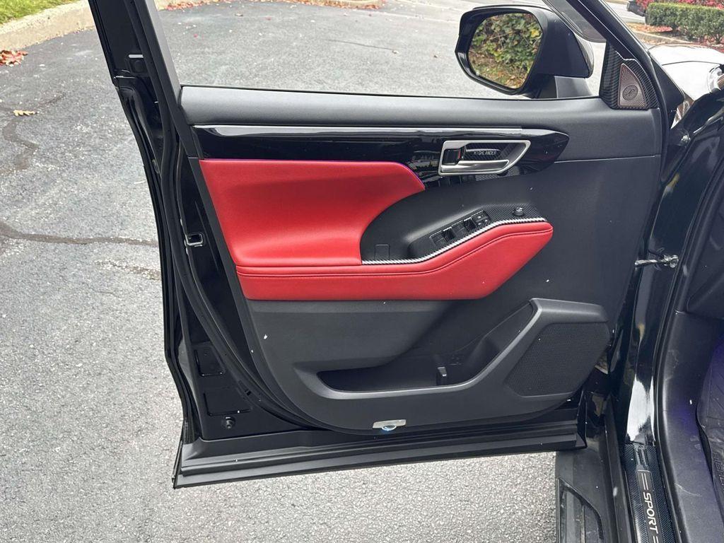 used 2021 Toyota Highlander car, priced at $38,488