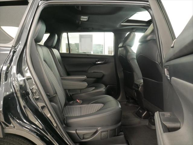 used 2022 Toyota Highlander car, priced at $39,988