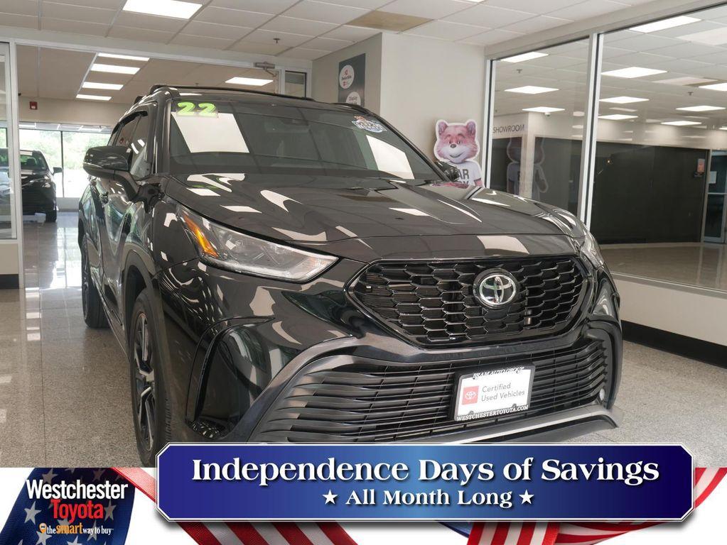 used 2022 Toyota Highlander car, priced at $38,488