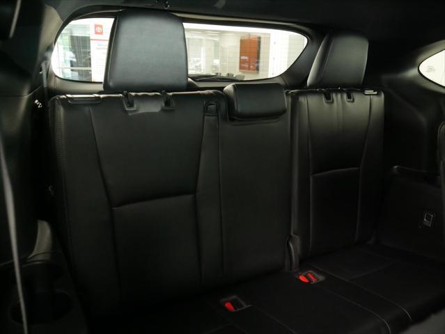 used 2022 Toyota Highlander car, priced at $39,988