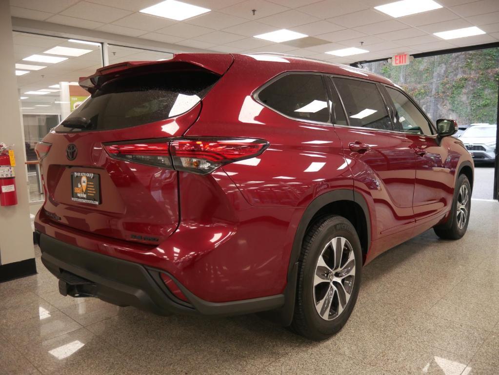 used 2021 Toyota Highlander car, priced at $33,588