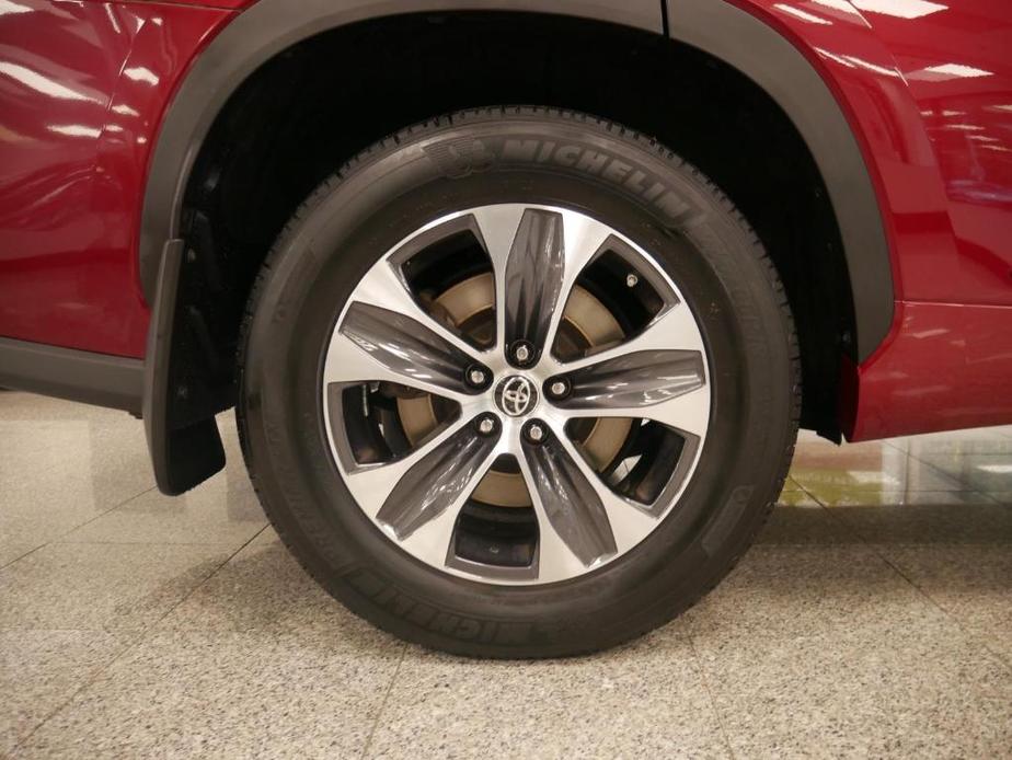 used 2021 Toyota Highlander car, priced at $34,688