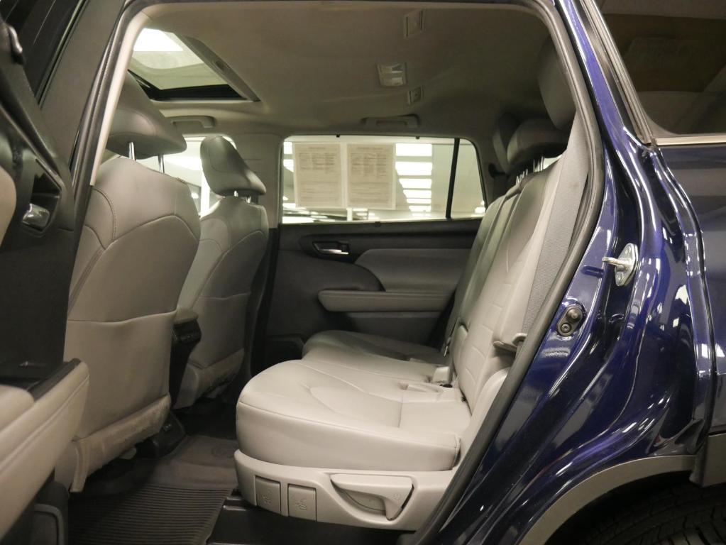 used 2022 Toyota Highlander car, priced at $30,288