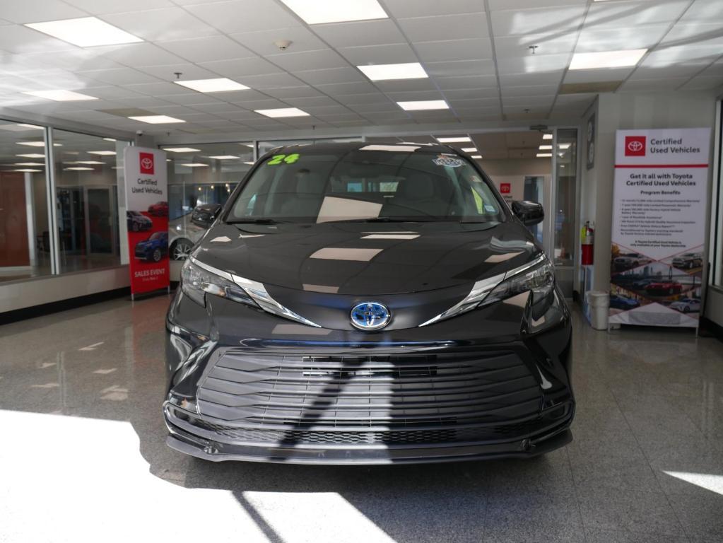 used 2024 Toyota Sienna car, priced at $65,888