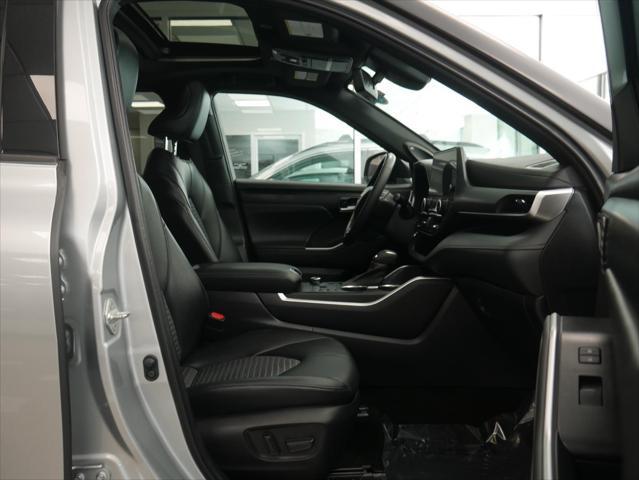 used 2023 Toyota Highlander car, priced at $38,588