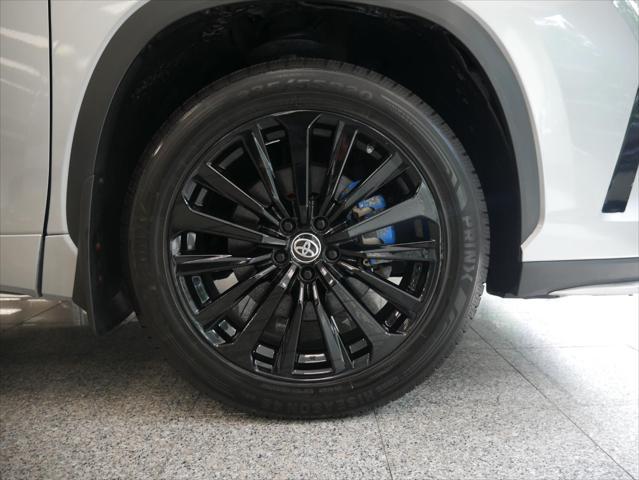 used 2023 Toyota Highlander car, priced at $38,588