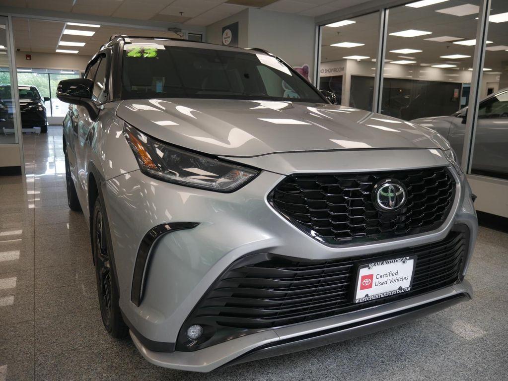 used 2023 Toyota Highlander car, priced at $36,488