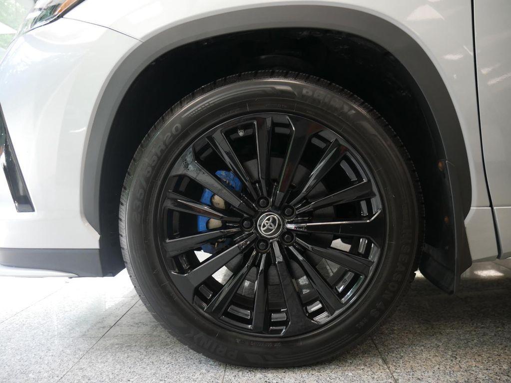 used 2023 Toyota Highlander car, priced at $35,988