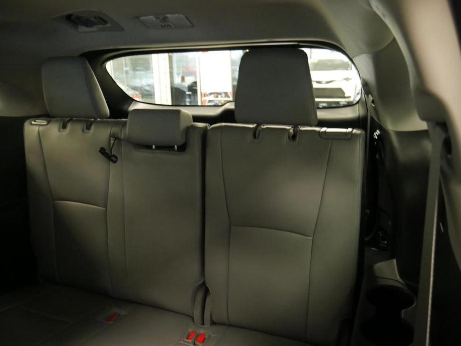 used 2024 Toyota Highlander car, priced at $52,988