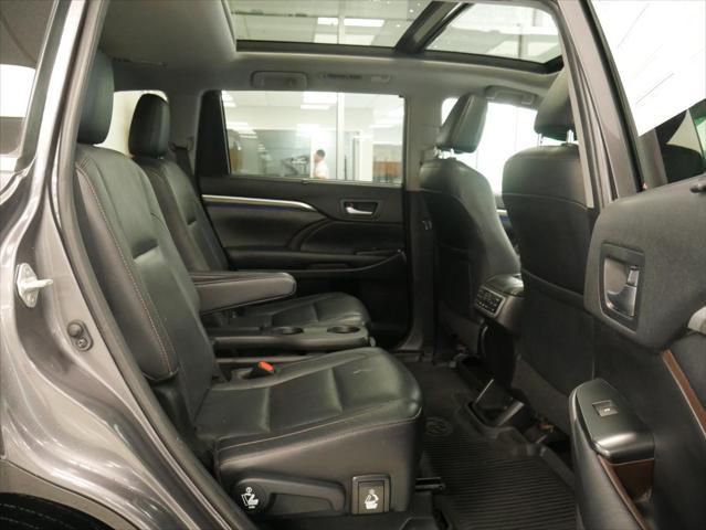 used 2019 Toyota Highlander car, priced at $30,688