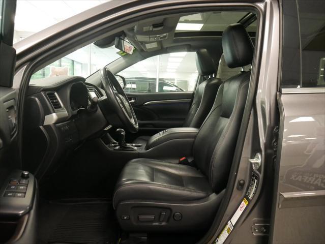 used 2019 Toyota Highlander car, priced at $30,688