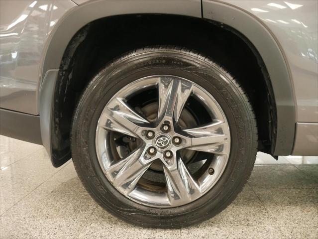 used 2019 Toyota Highlander car, priced at $30,688