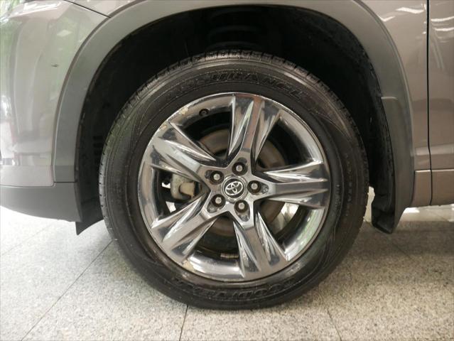 used 2019 Toyota Highlander car, priced at $30,688