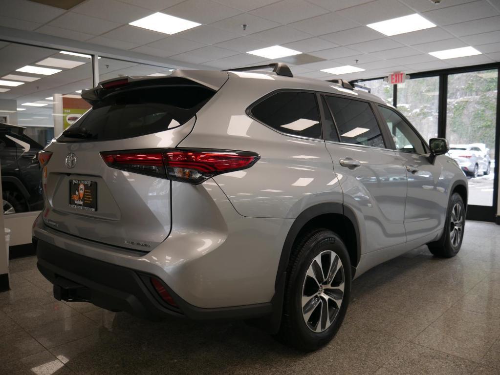 used 2023 Toyota Highlander car, priced at $39,488