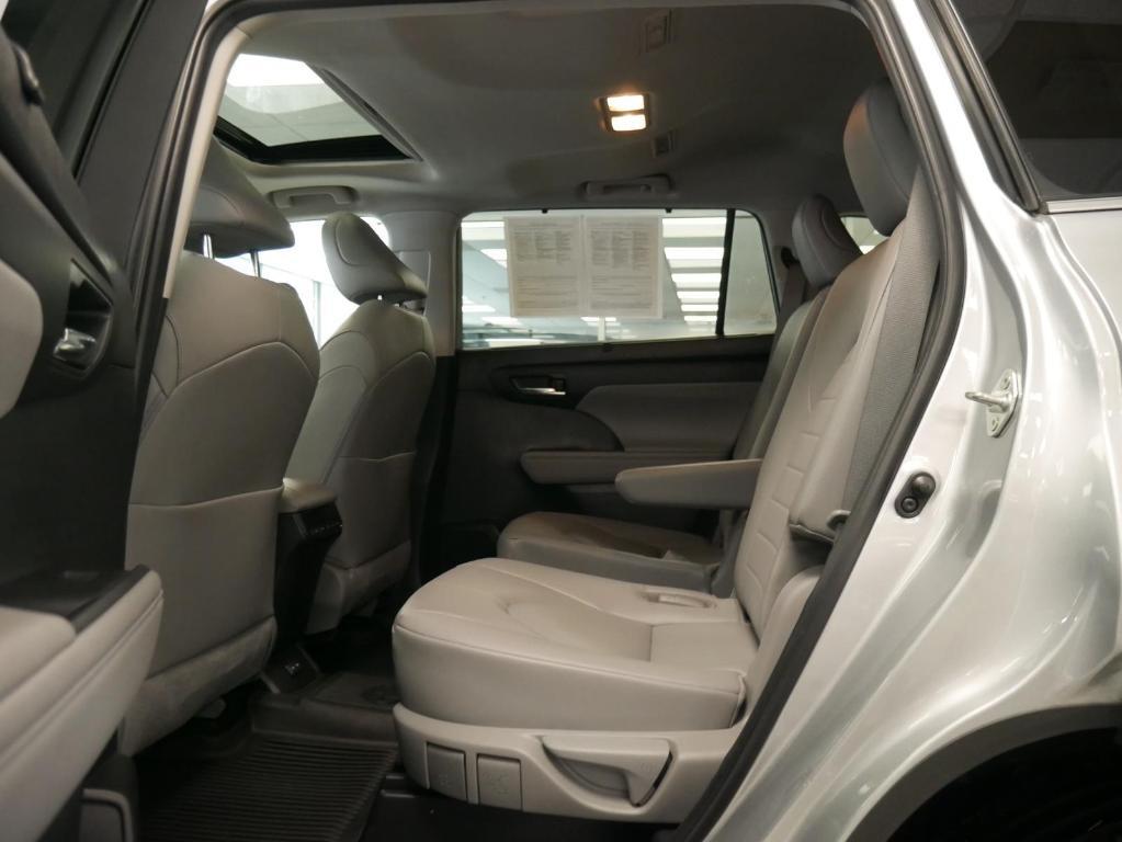 used 2023 Toyota Highlander car, priced at $39,488