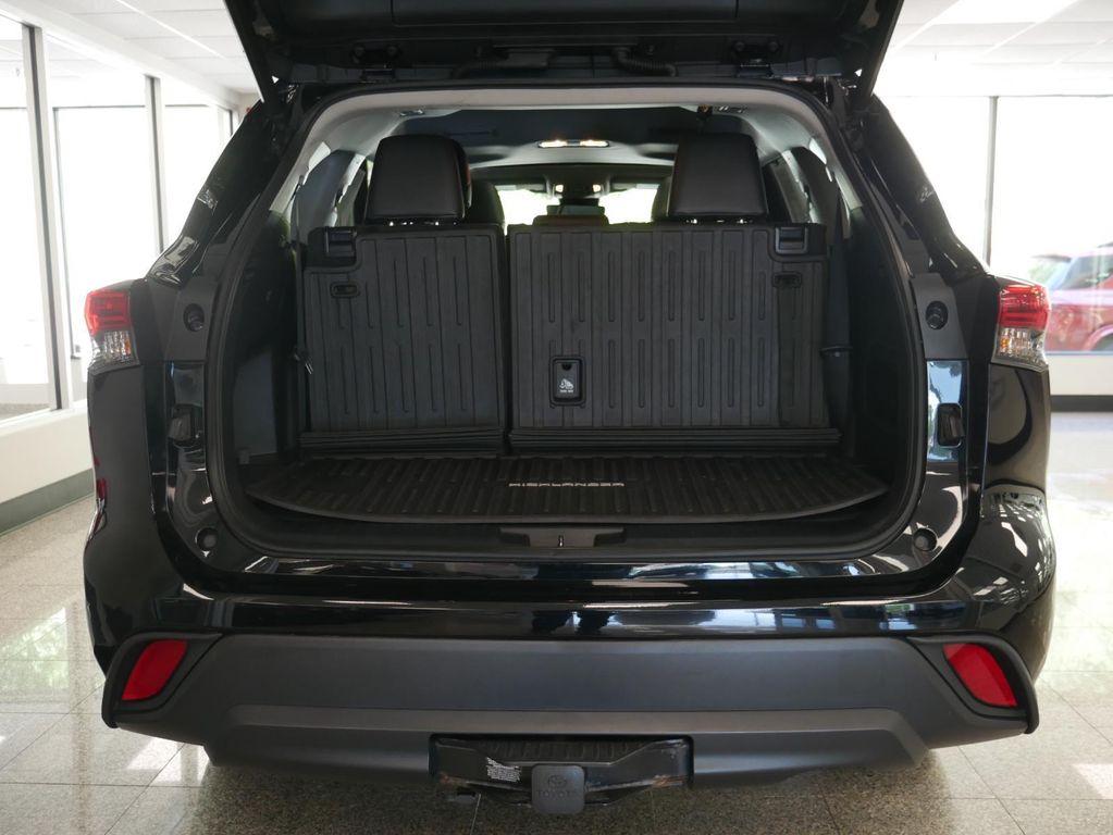 used 2021 Toyota Highlander car, priced at $32,888