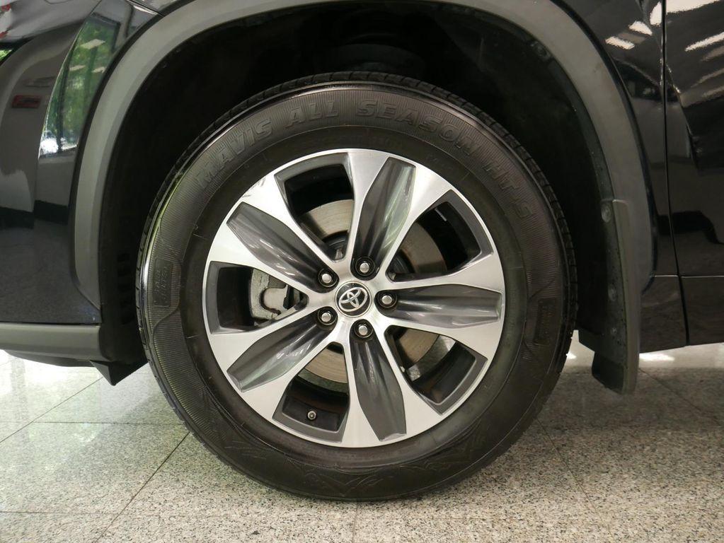 used 2021 Toyota Highlander car, priced at $32,888