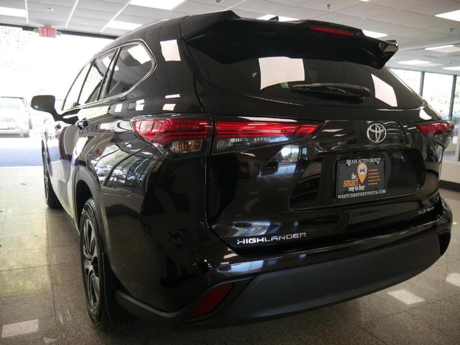 used 2021 Toyota Highlander car, priced at $31,888