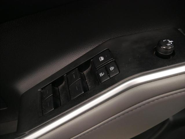 used 2022 Toyota Highlander car, priced at $32,988