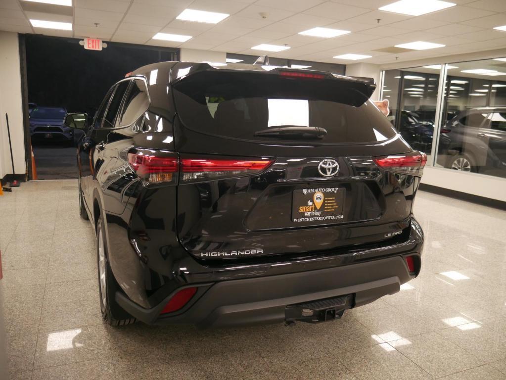 used 2022 Toyota Highlander car, priced at $32,388