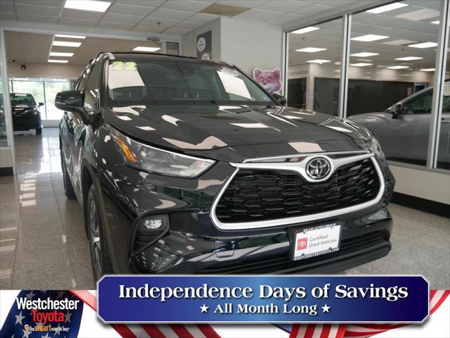 used 2022 Toyota Highlander car, priced at $36,288