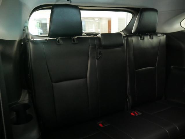used 2021 Toyota Highlander car, priced at $32,888