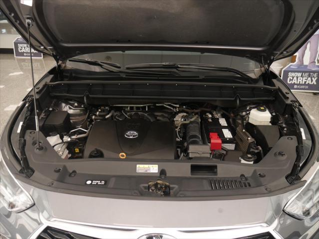 used 2021 Toyota Highlander car, priced at $32,888