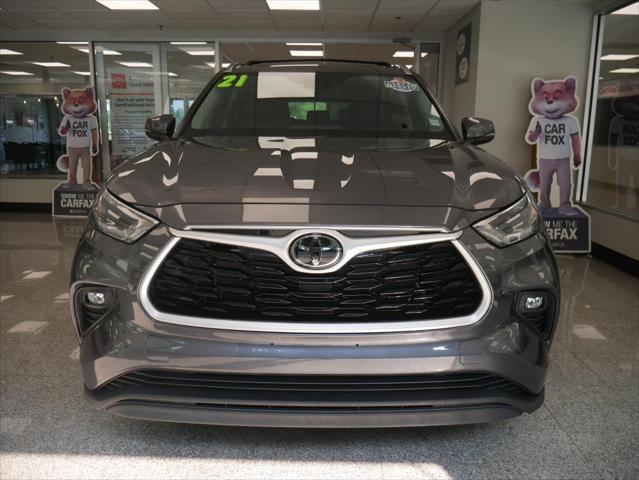 used 2021 Toyota Highlander car, priced at $32,888